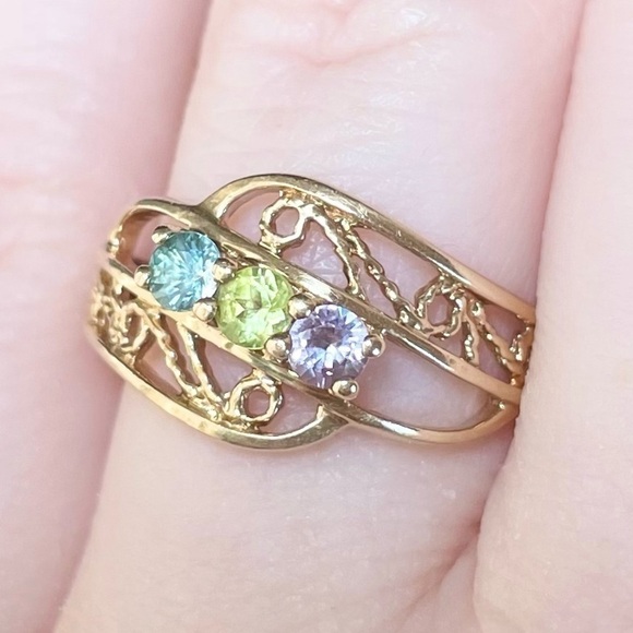 10K Spinel multicolored triplet green blue purple filigree gold mothers ring‌‌